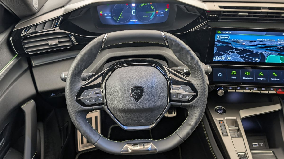 Vente en ligne Peugeot 408 Hybrid 145 e-DCS6 GT au prix de 28 510 €