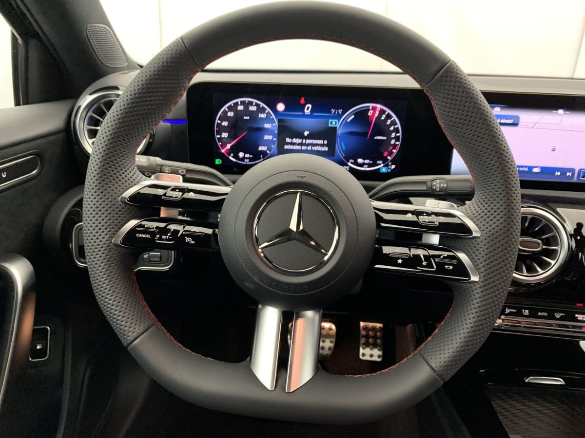 Vente en ligne Mercedes Classe A 250 e Hybrid EQ 8G-DCT AMG Line au prix de 44 530 €