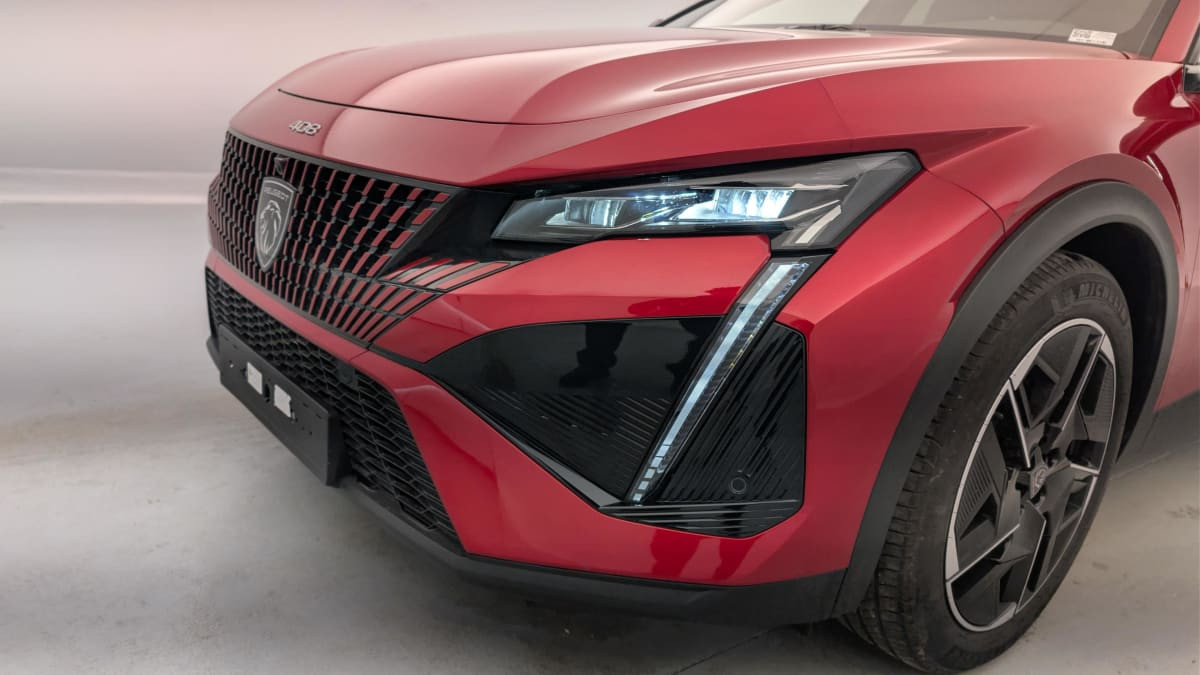 Vente en ligne Peugeot 408 Hybrid 145 e-DCS6 GT au prix de 28 510 €