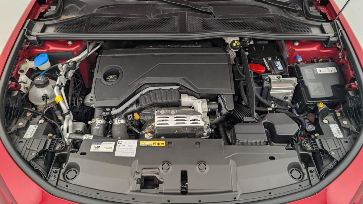 Vente en ligne Peugeot 408 Hybrid 145 e-DCS6 GT au prix de 28 510 €