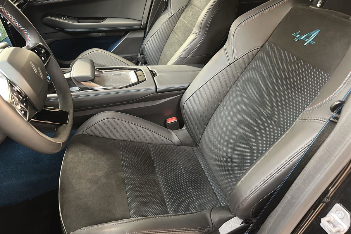 Vente en ligne Renault Rafale hyper hybrid E-Tech 4x4 300 esprit Alpine au prix de 44 990 €