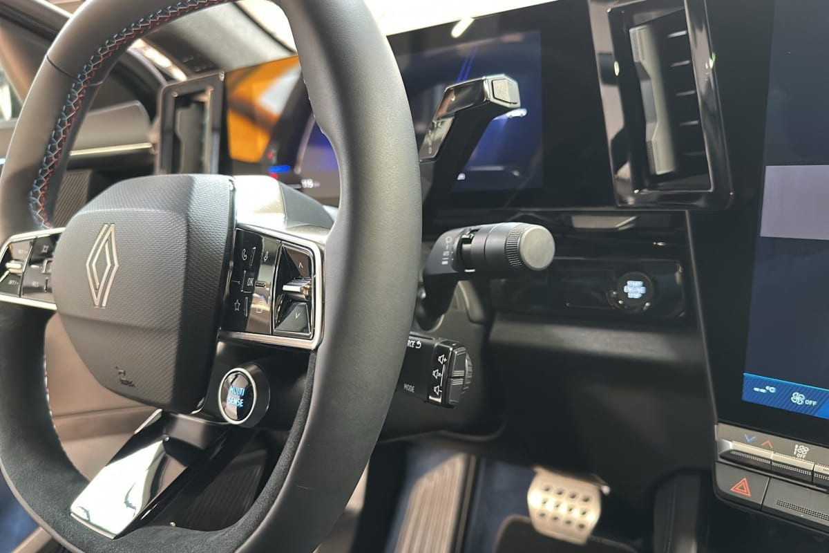 Vente en ligne Renault Rafale hyper hybrid E-Tech 4x4 300 esprit Alpine au prix de 44 990 €