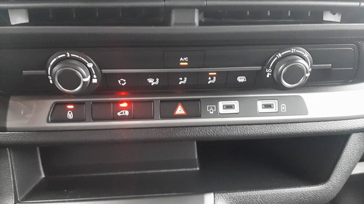 Vente en ligne Citroën Jumpy Fourgon JUMPY FGN M BLUEHDI 120 S S BVM6 au prix de 26 960 €