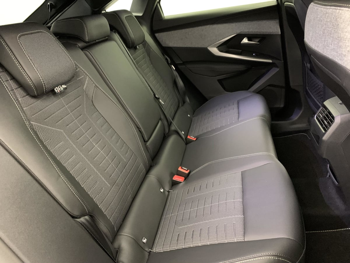 Vente en ligne Peugeot 3008 Hybrid 145 e-DCS6 GT au prix de 33 340 €