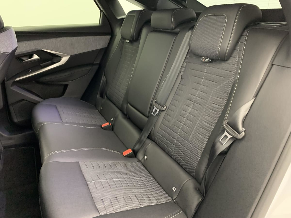 Vente en ligne Peugeot 3008 Hybrid 145 e-DCS6 GT au prix de 33 340 €