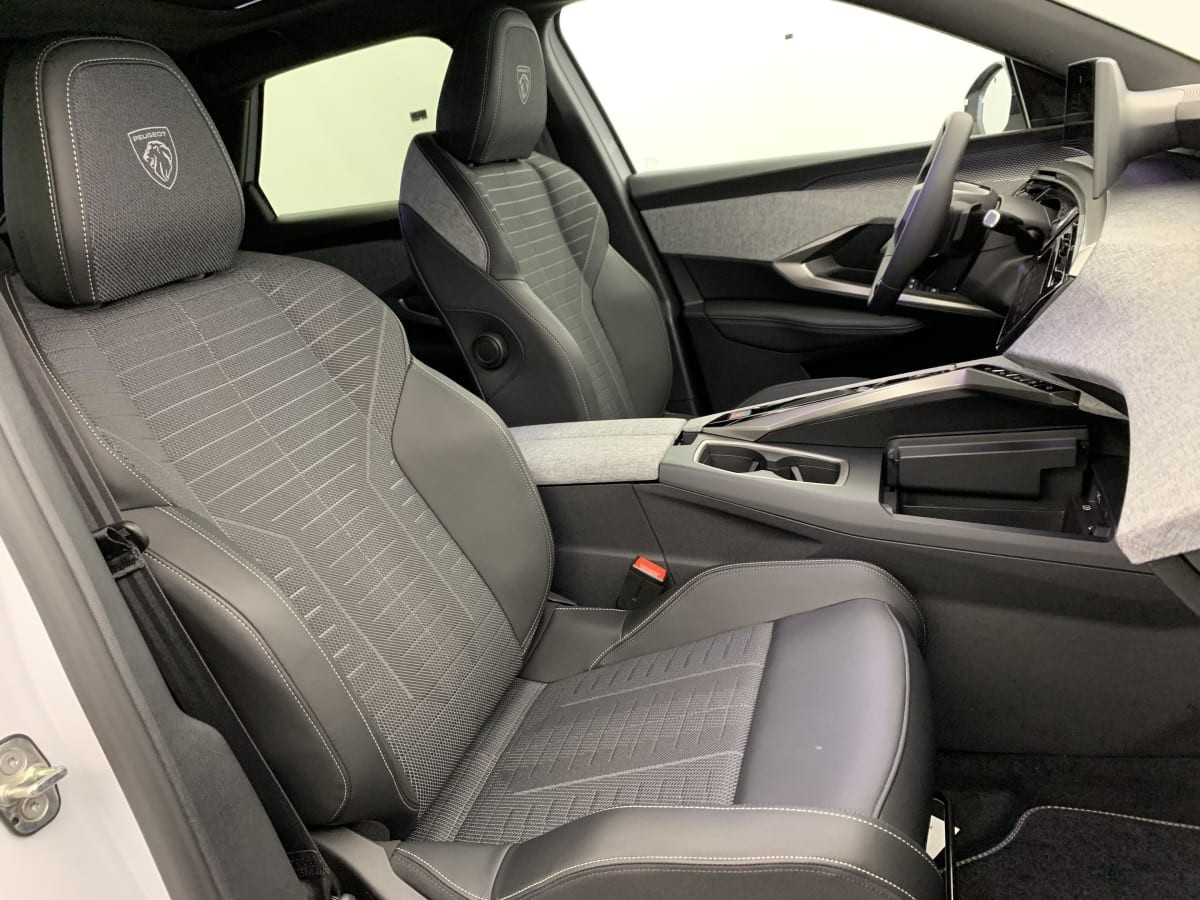 Vente en ligne Peugeot 3008 Hybrid 145 e-DCS6 GT au prix de 33 340 €