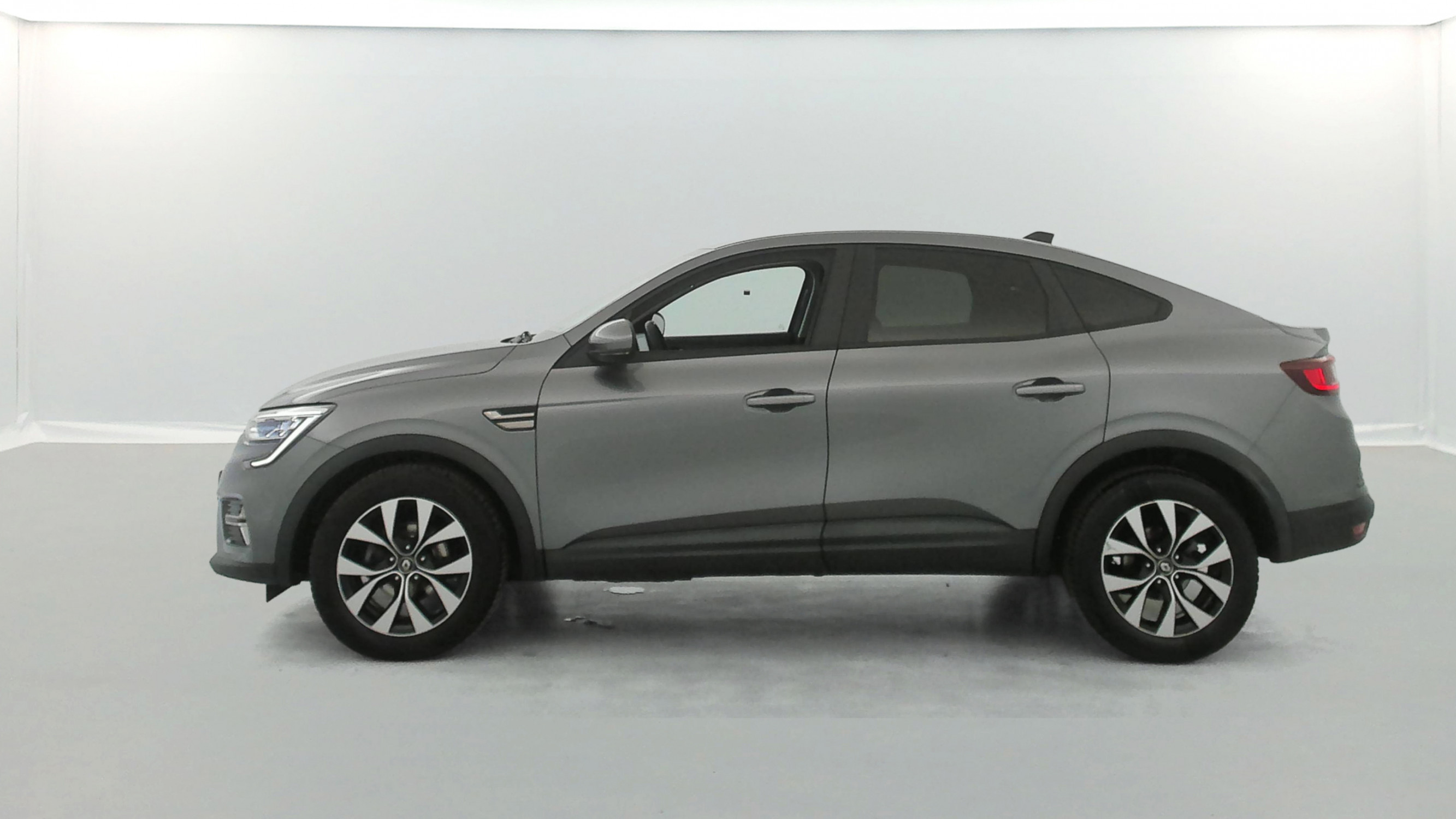 Vente en ligne Renault Arkana 1.3 TCe mild hybrid 140ch Evolution EDC au prix de 18 290 €