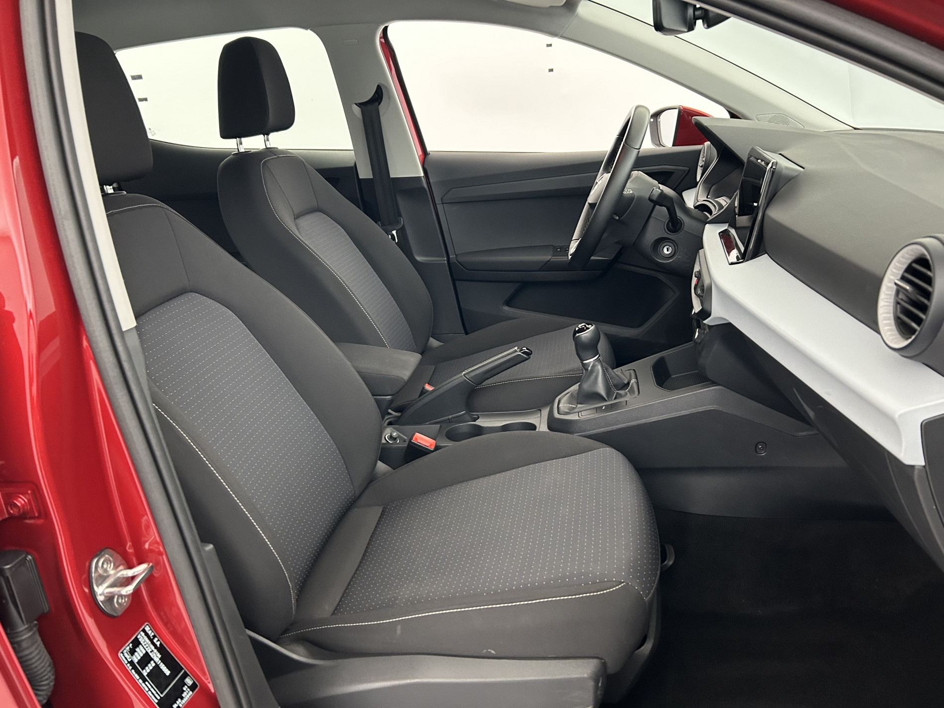 Vente en ligne Seat Ibiza 1.0 95ch Style Business Suréquipée + Attelage au prix de 13 980 €