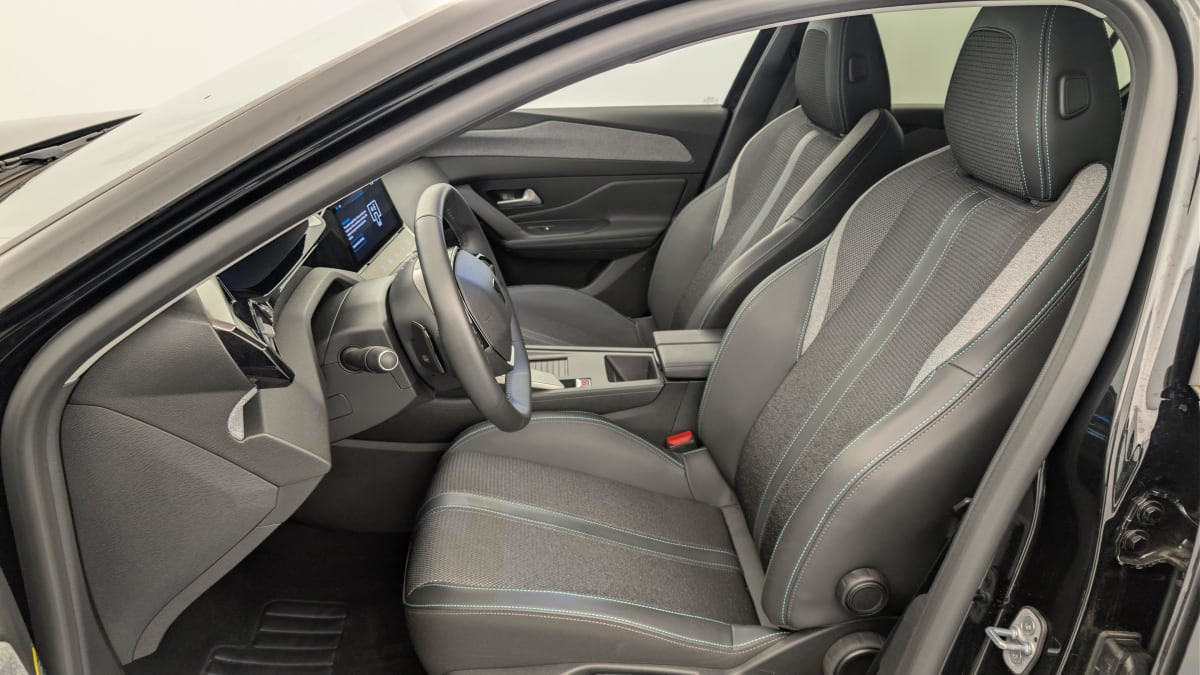 Vente en ligne Peugeot 308 Hybrid 145 e-DCS6 Allure au prix de 23 360 €