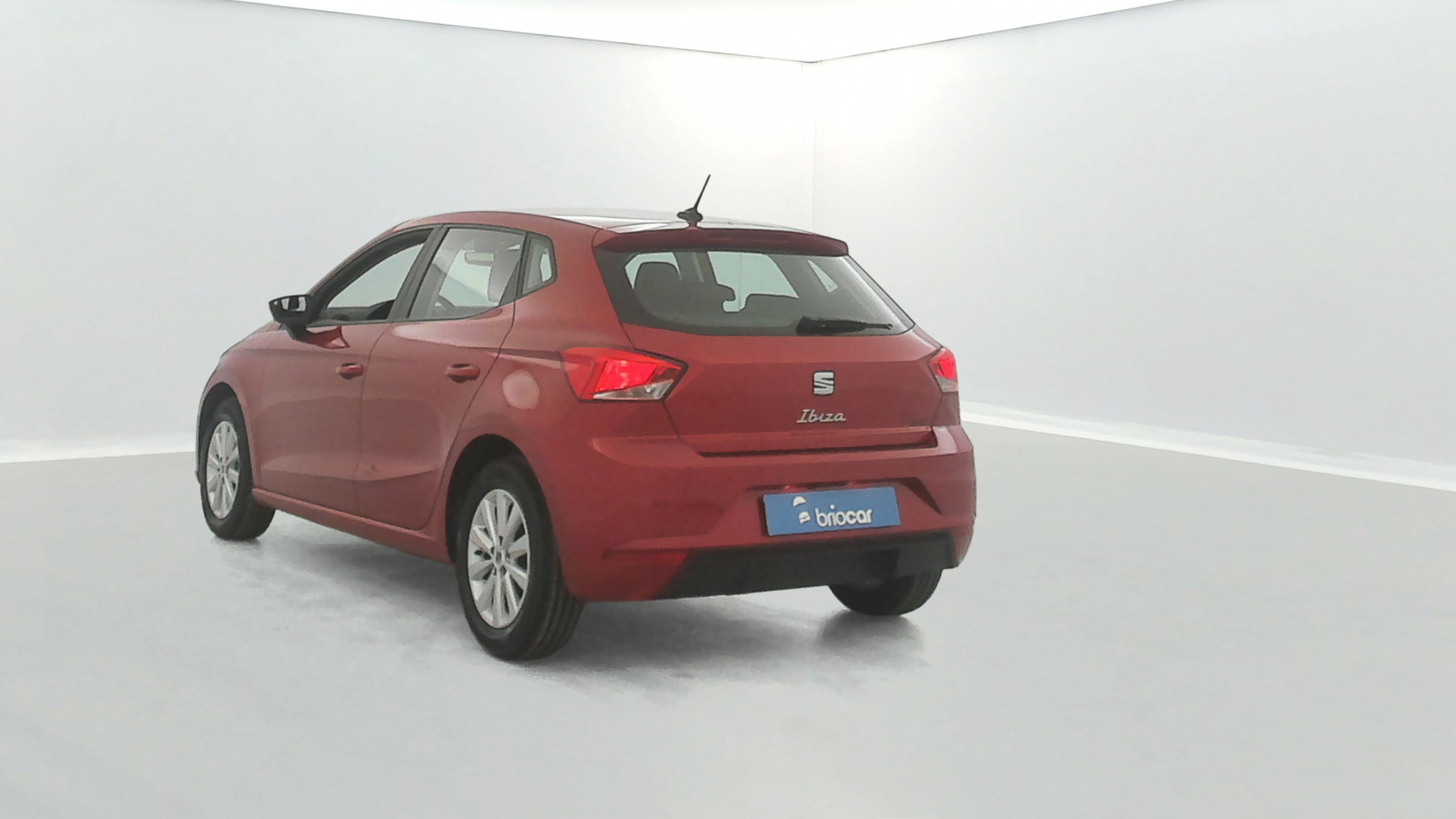 Vente en ligne Seat Ibiza 1.0 95ch Style Business Suréquipée + Attelage au prix de 13 980 €