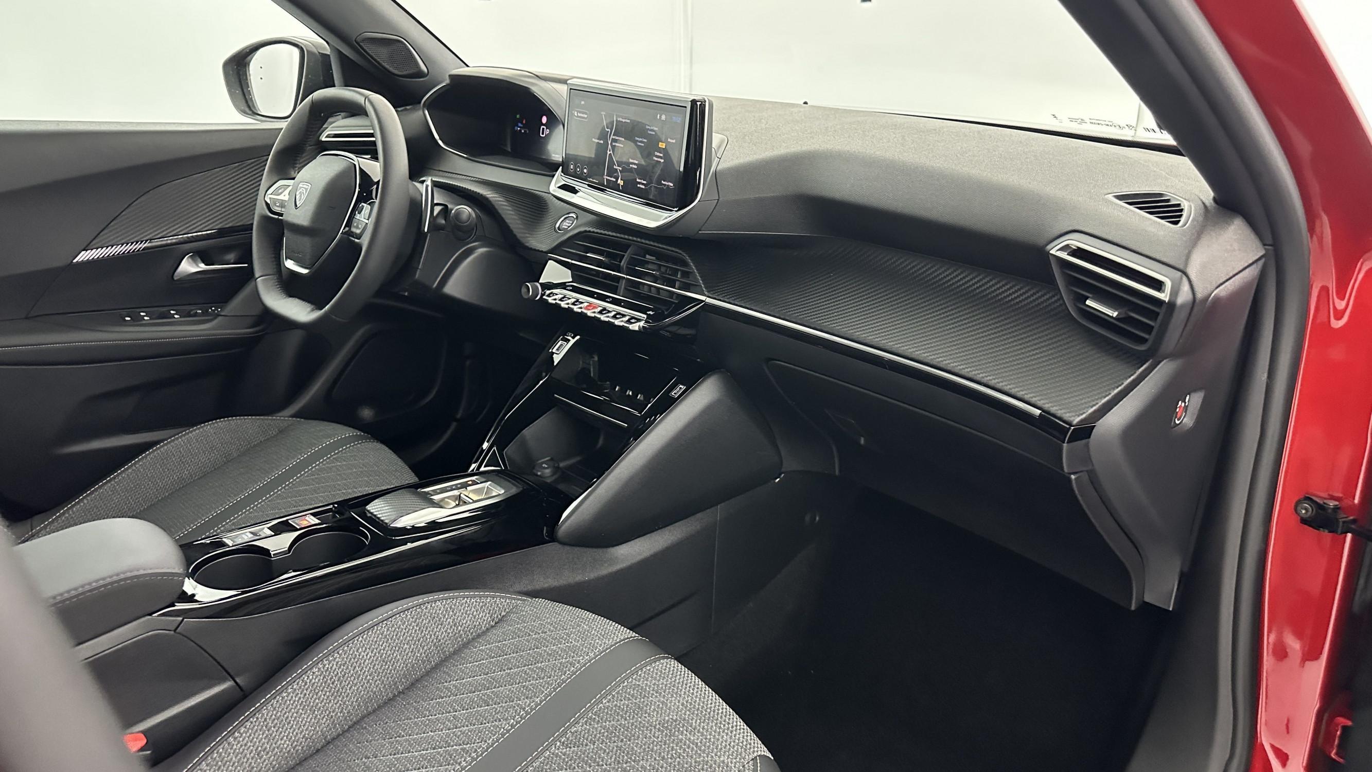 Vente en ligne Peugeot 2008 2008 II 1.2 Hybrid 145ch Allure e-DCS6 au prix de 24 710 €