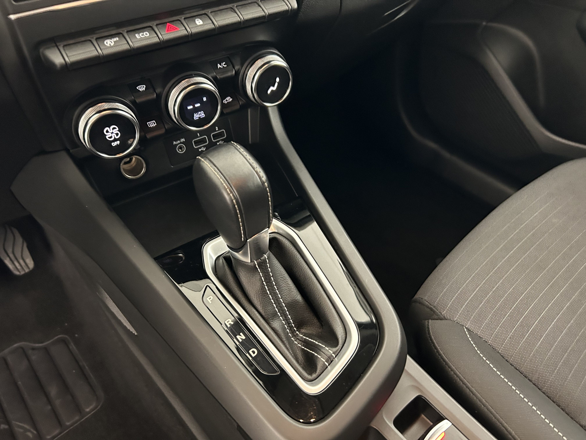 Vente en ligne Renault Arkana 1.3 TCe mild hybrid 140ch Evolution EDC au prix de 18 290 €