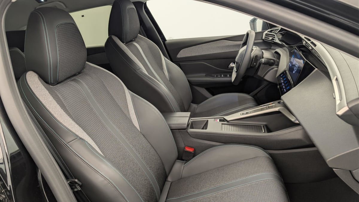 Vente en ligne Peugeot 308 Hybrid 145 e-DCS6 Allure au prix de 23 360 €