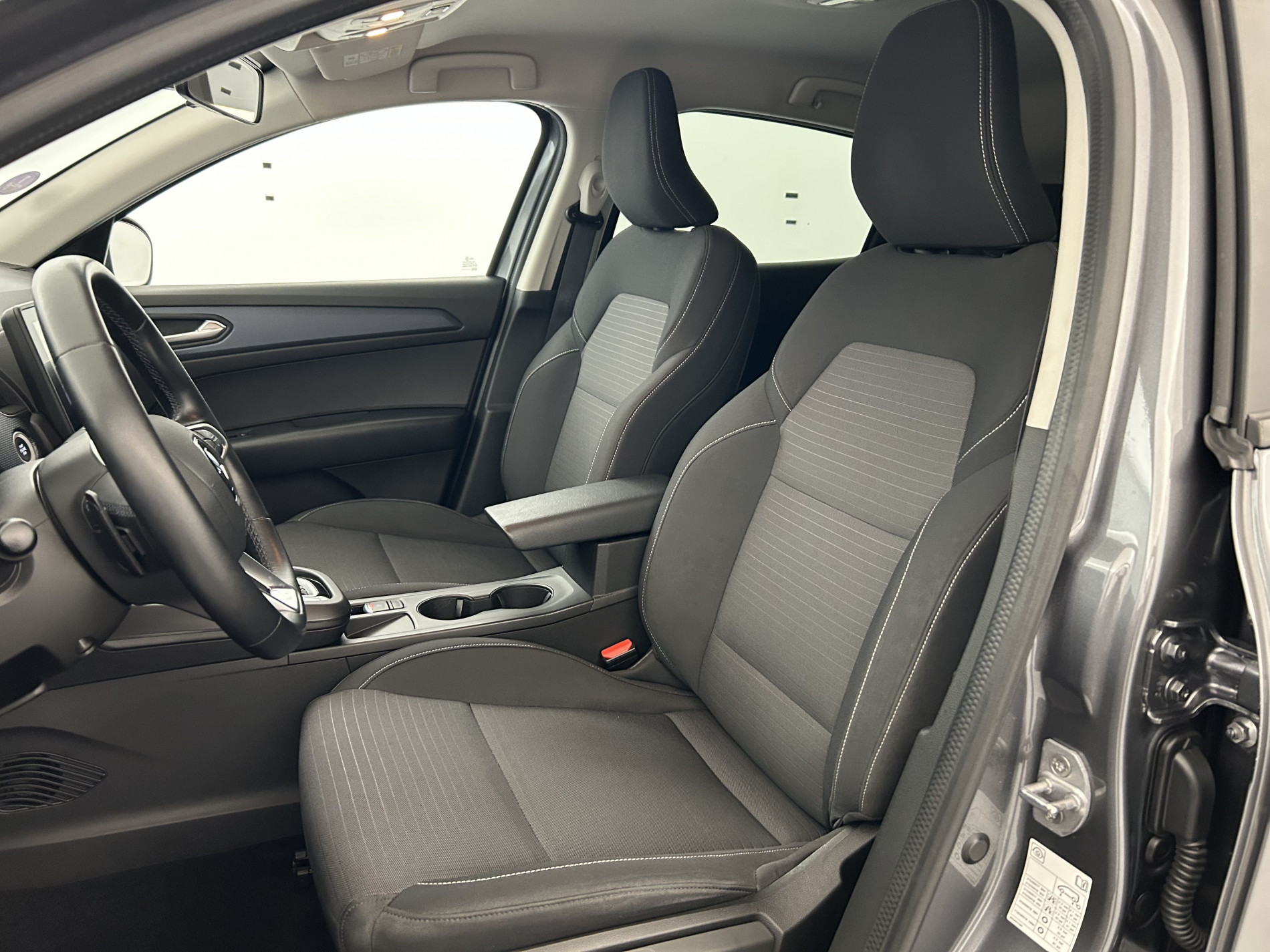 Vente en ligne Renault Arkana 1.3 TCe mild hybrid 140ch Evolution EDC au prix de 18 290 €