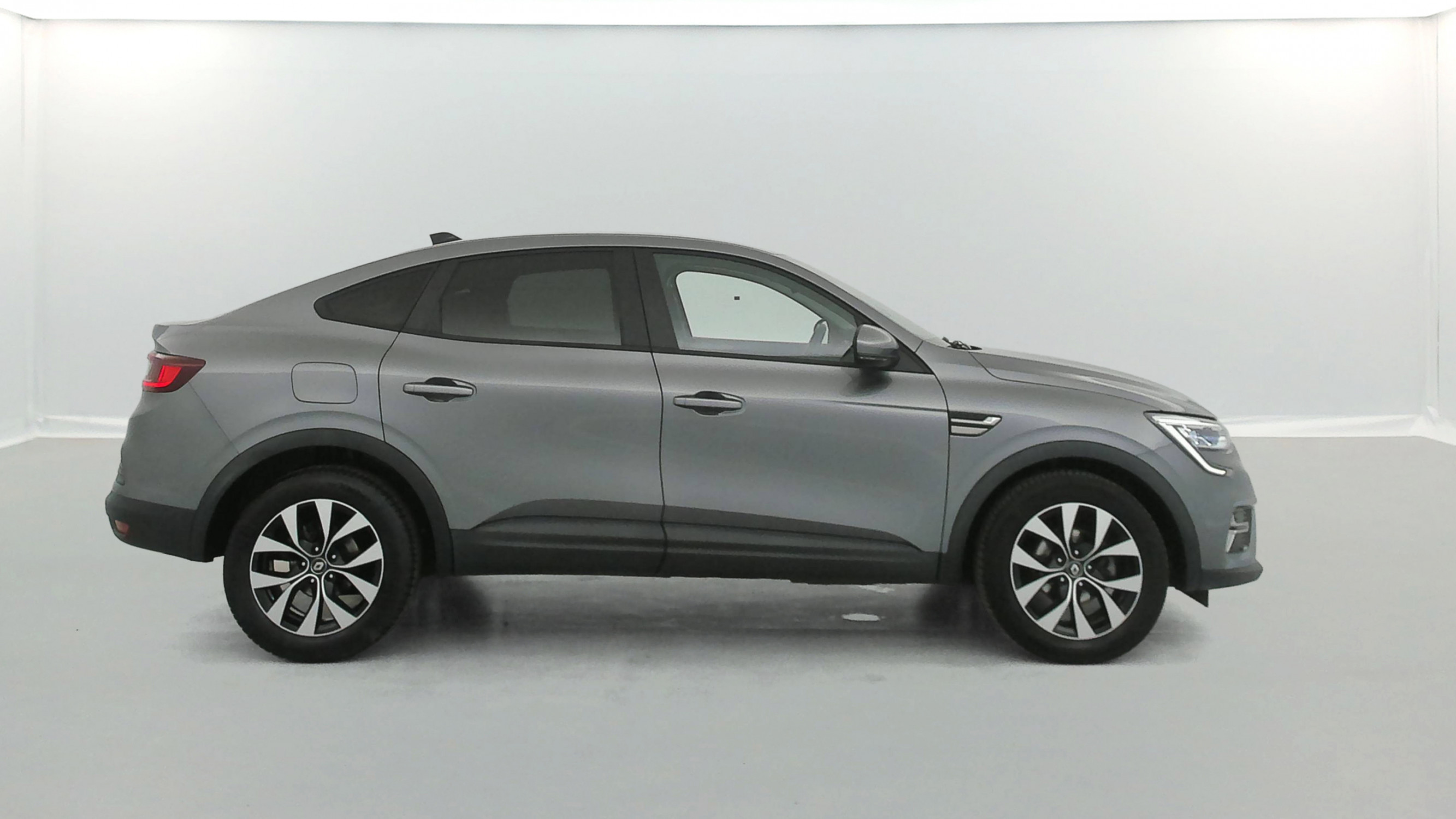 Vente en ligne Renault Arkana 1.3 TCe mild hybrid 140ch Evolution EDC au prix de 18 290 €