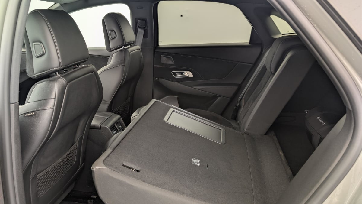 Vente en ligne Ds DS7 Crossback Hybride Rechargeable E-Tense 300 EAT8 4x4 Performance Line + au prix de 36 750 €