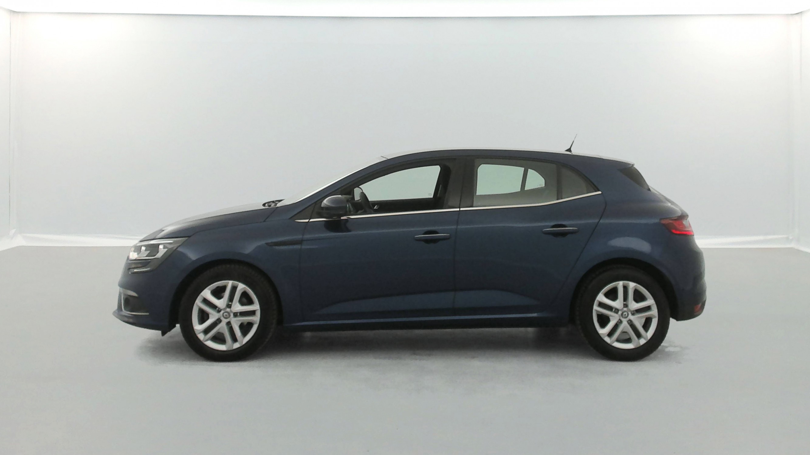 Vente en ligne Renault Megane 1.5 Blue dCi 115ch Business EDC au prix de 14 490 €