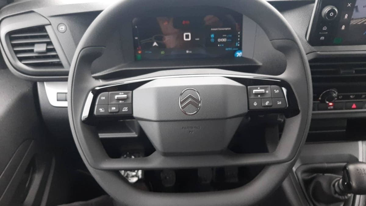 Vente en ligne Citroën Jumpy Fourgon JUMPY FGN M BLUEHDI 120 S S BVM6 au prix de 26 960 €