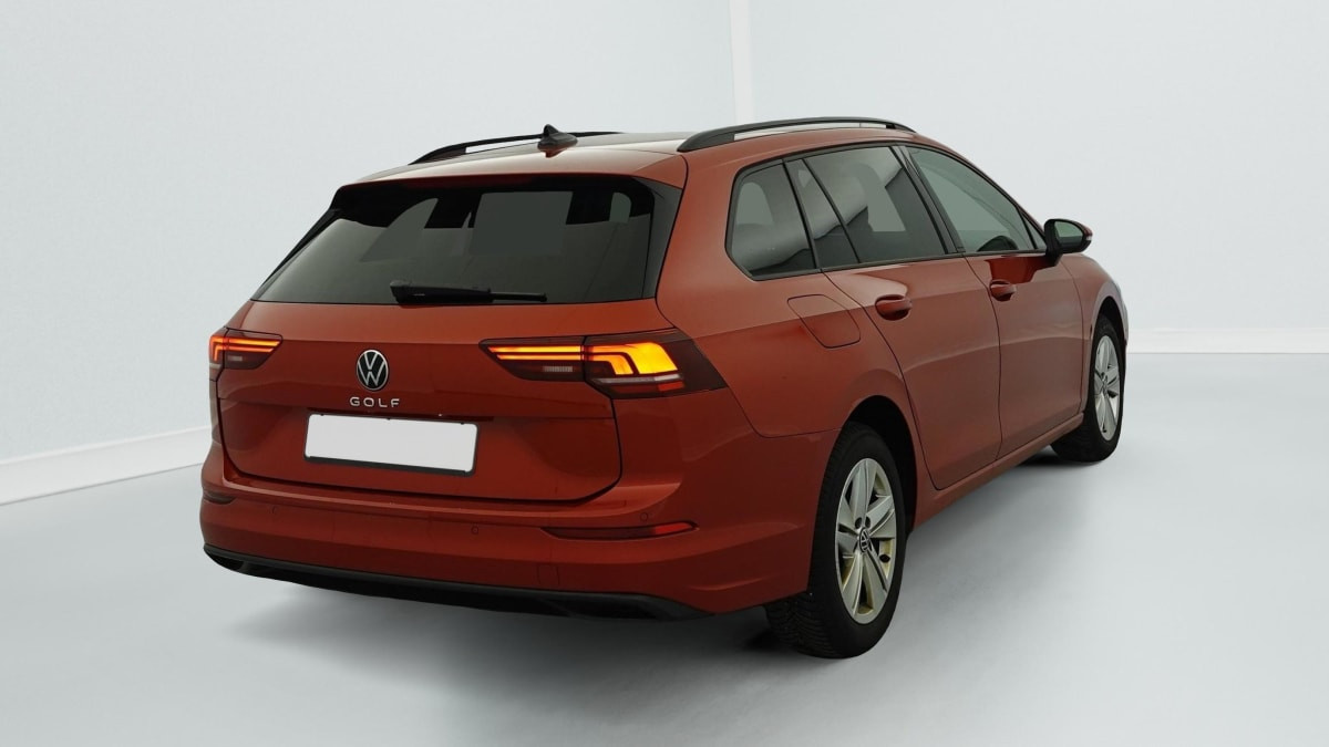 Vente en ligne Volkswagen Golf SW 1.5 TSI EVO2 116 BVM6 LIFE PLUS au prix de 24 390 €