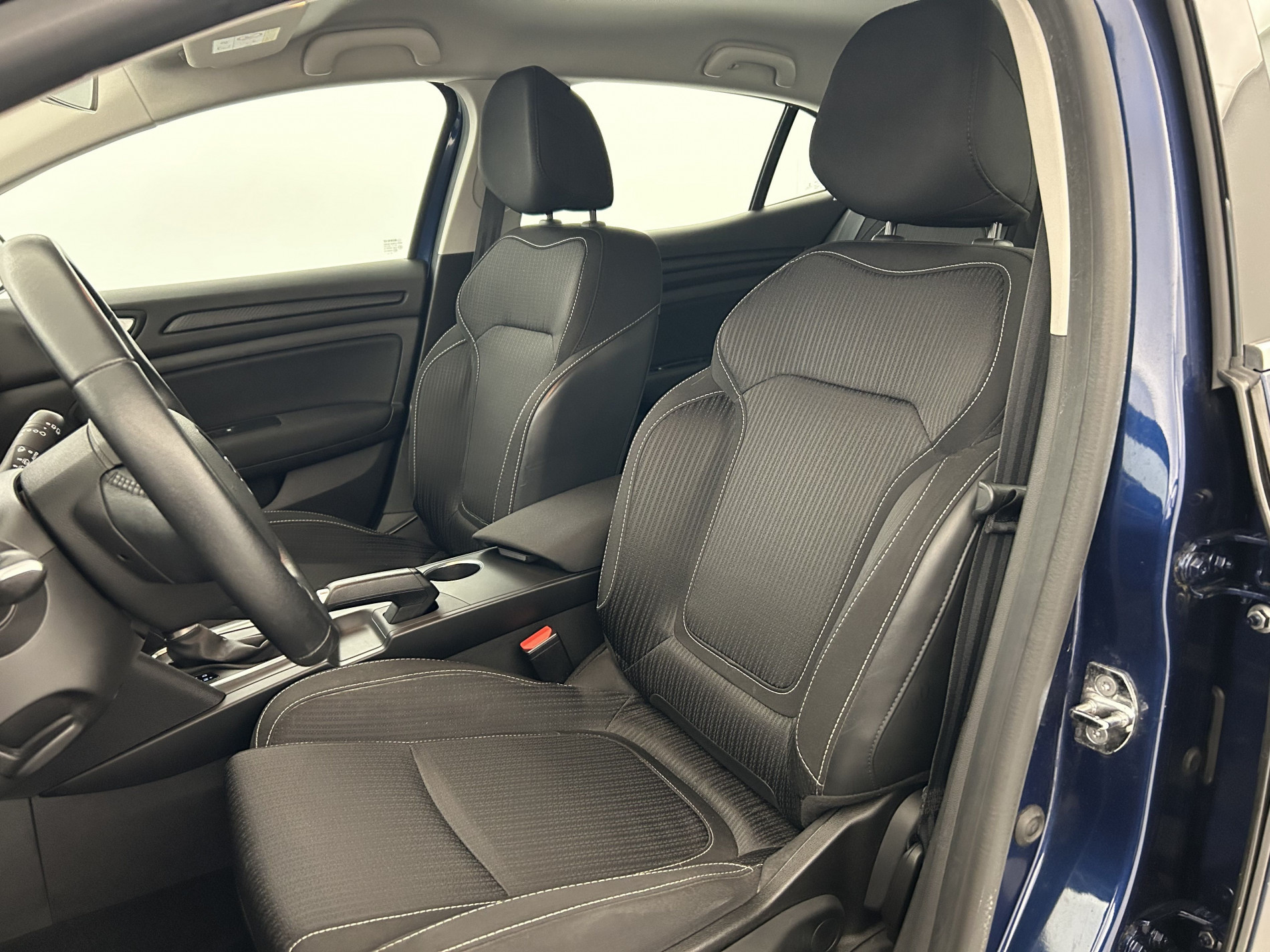 Vente en ligne Renault Megane 1.5 Blue dCi 115ch Business EDC au prix de 14 490 €