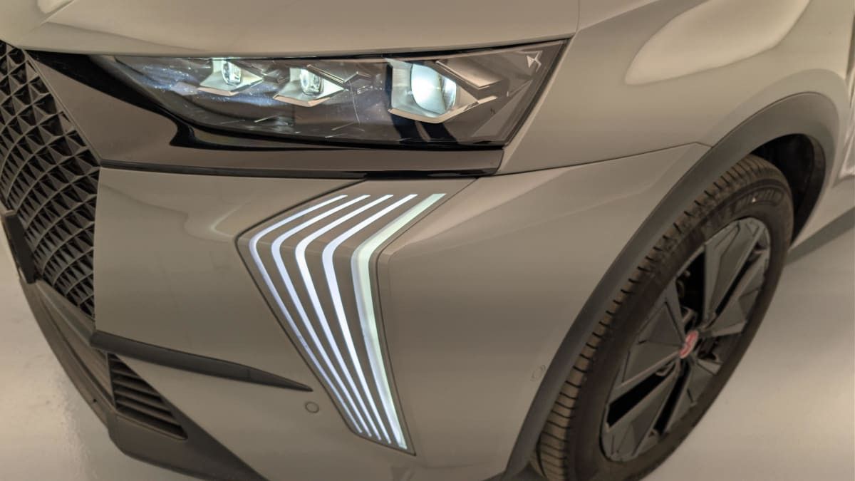 Vente en ligne Ds DS7 Crossback Hybride Rechargeable E-Tense 300 EAT8 4x4 Performance Line + au prix de 36 750 €