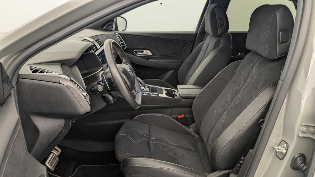 Vente en ligne Ds DS7 Crossback Hybride Rechargeable E-Tense 300 EAT8 4x4 Performance Line + au prix de 36 750 €