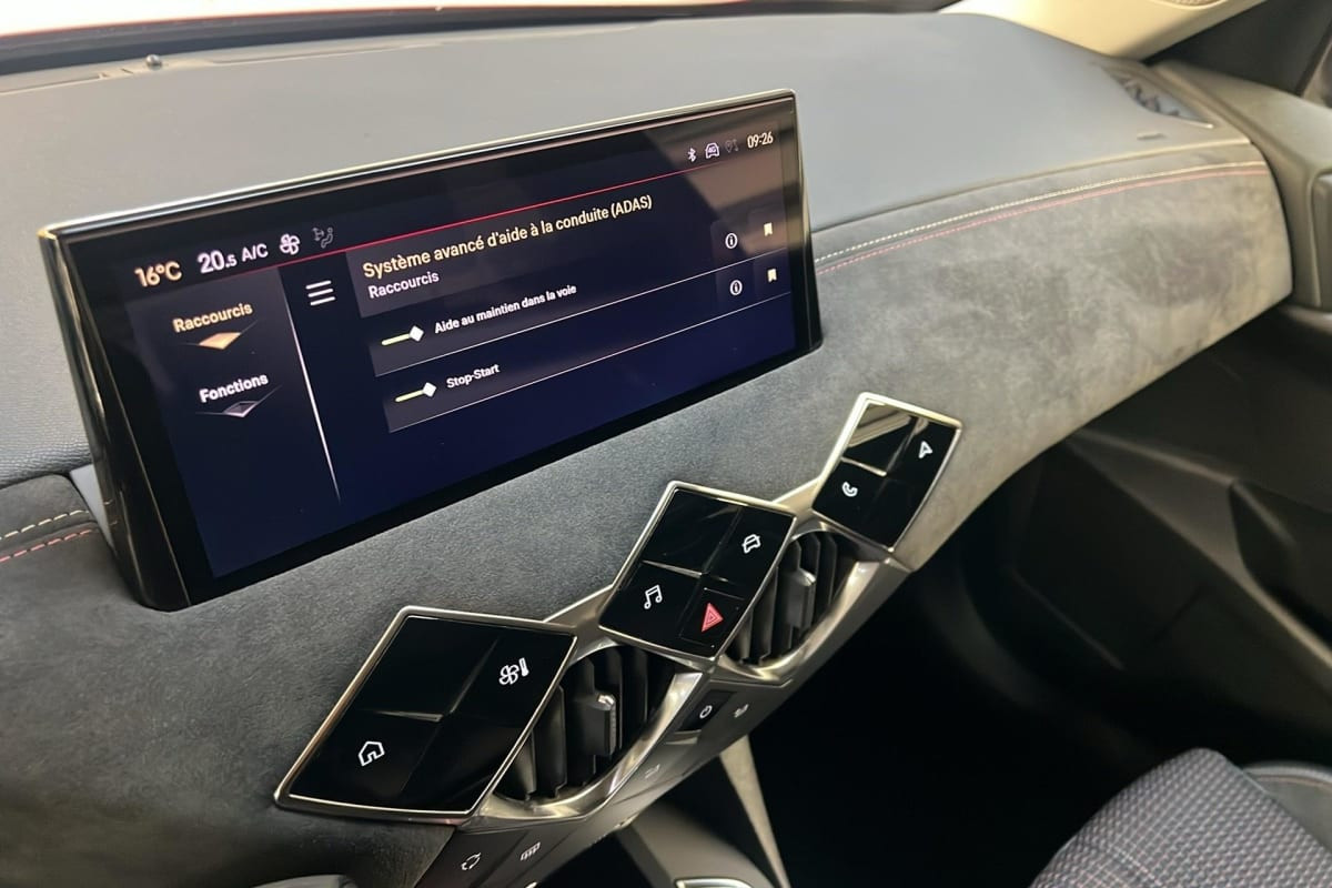 Vente en ligne Ds Ds3 Crossback PureTech 100 BVM6 Performance Line au prix de 17 800 €