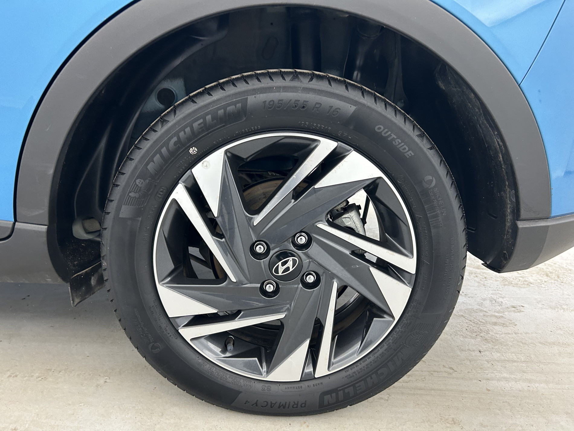 Vente en ligne Hyundai Bayon 1.0 T-GDi 100ch Hybrid Intuitive DCT-7 Aqua Turquoise au prix de 14 290 €