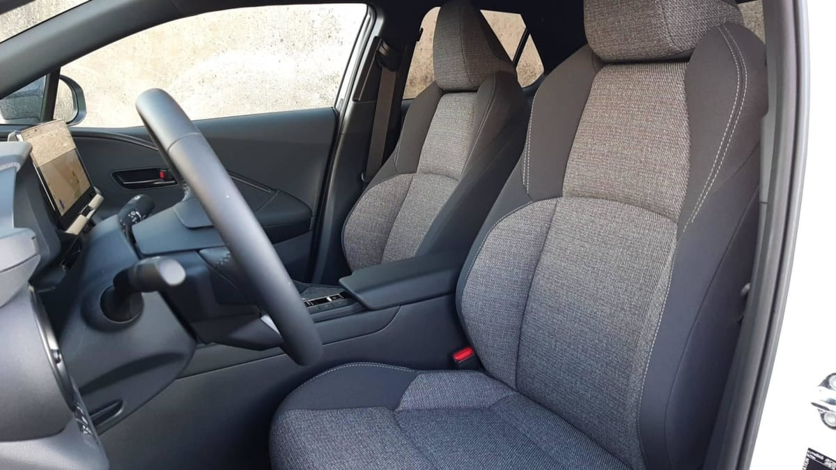 Vente en ligne Toyota C-HR Hybride Rechargeable 225 Design au prix de 31 920 €