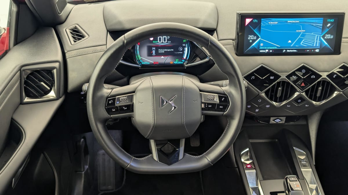 Vente en ligne Ds Ds3 Crossback DS3 CROSSBACK E-TENSE GRAND CHIC au prix de 19 240 €