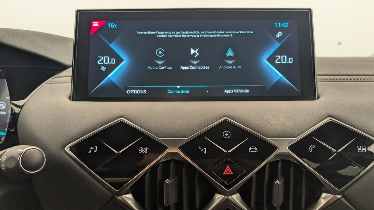 Vente en ligne Ds Ds3 Crossback DS3 CROSSBACK E-TENSE GRAND CHIC au prix de 19 240 €