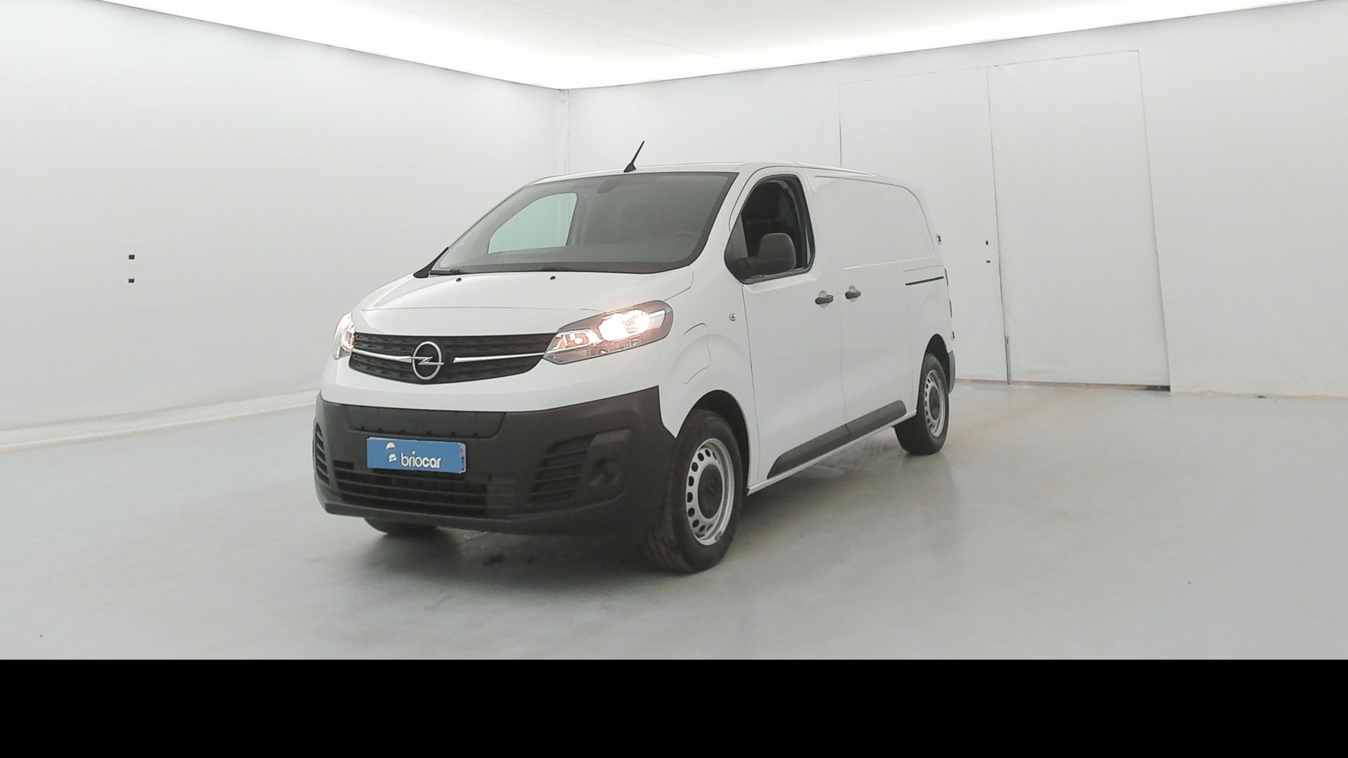 Opel Vivaro L2 Standard Vivaro-e 200 Pack Clim + 2 Portes latérales occasion de 2022 en vente à Rennes