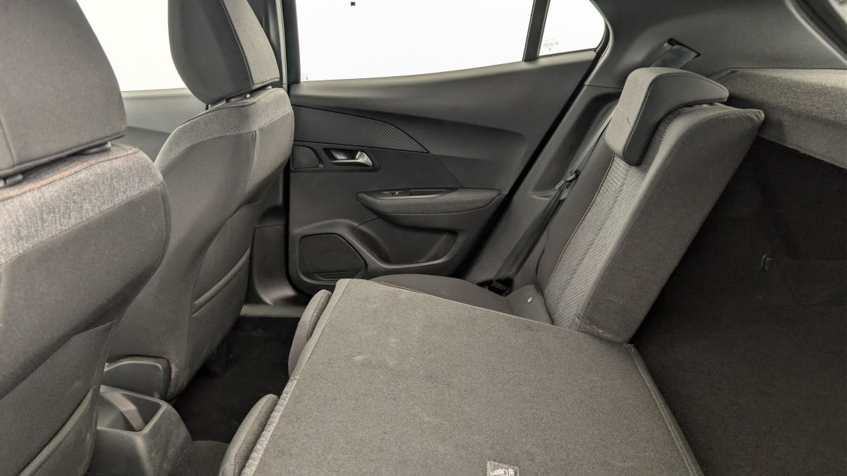 Vente en ligne Peugeot 2008 Hybrid 136 e-DCS6 Style au prix de 21 920 €