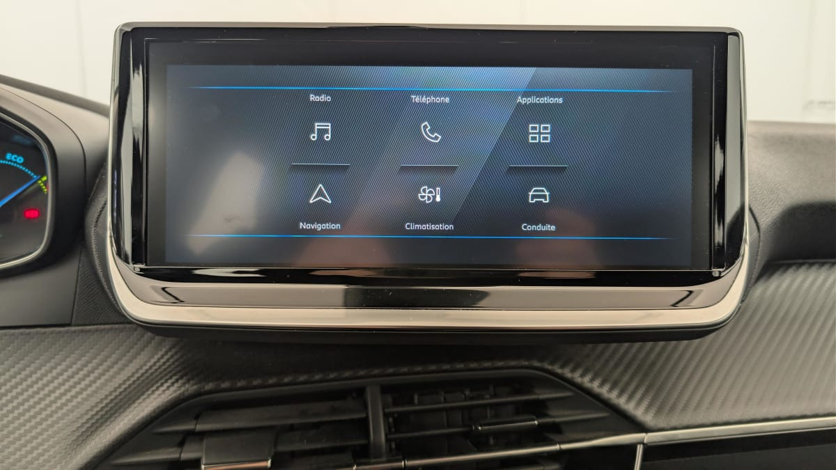 Vente en ligne Peugeot 2008 Hybrid 136 e-DCS6 Style au prix de 21 920 €