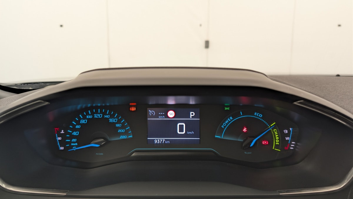 Vente en ligne Peugeot 2008 Hybrid 136 e-DCS6 Style au prix de 21 920 €