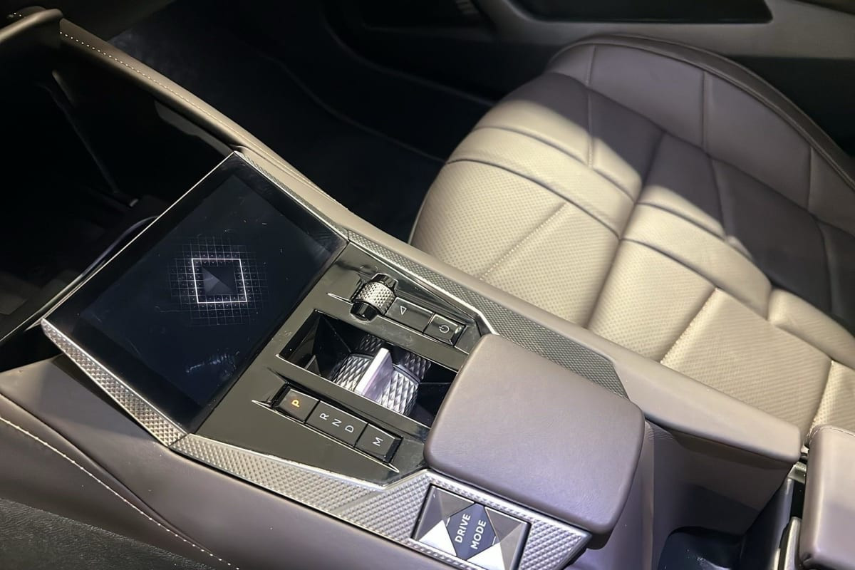 Vente en ligne Ds DS4 PureTech 130 EAT8 Cross Opera au prix de 25 010 €