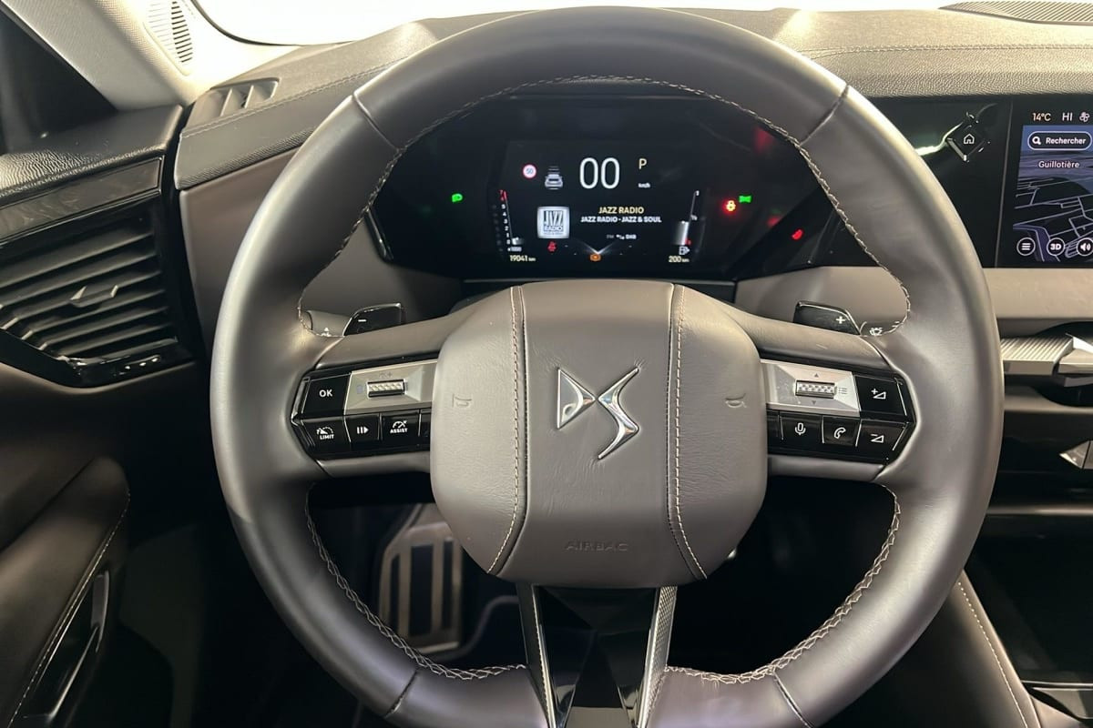 Vente en ligne Ds DS4 PureTech 130 EAT8 Cross Opera au prix de 25 010 €