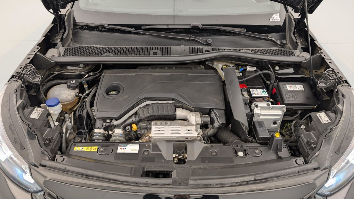 Vente en ligne Peugeot 2008 Hybrid 136 e-DCS6 Style au prix de 21 920 €