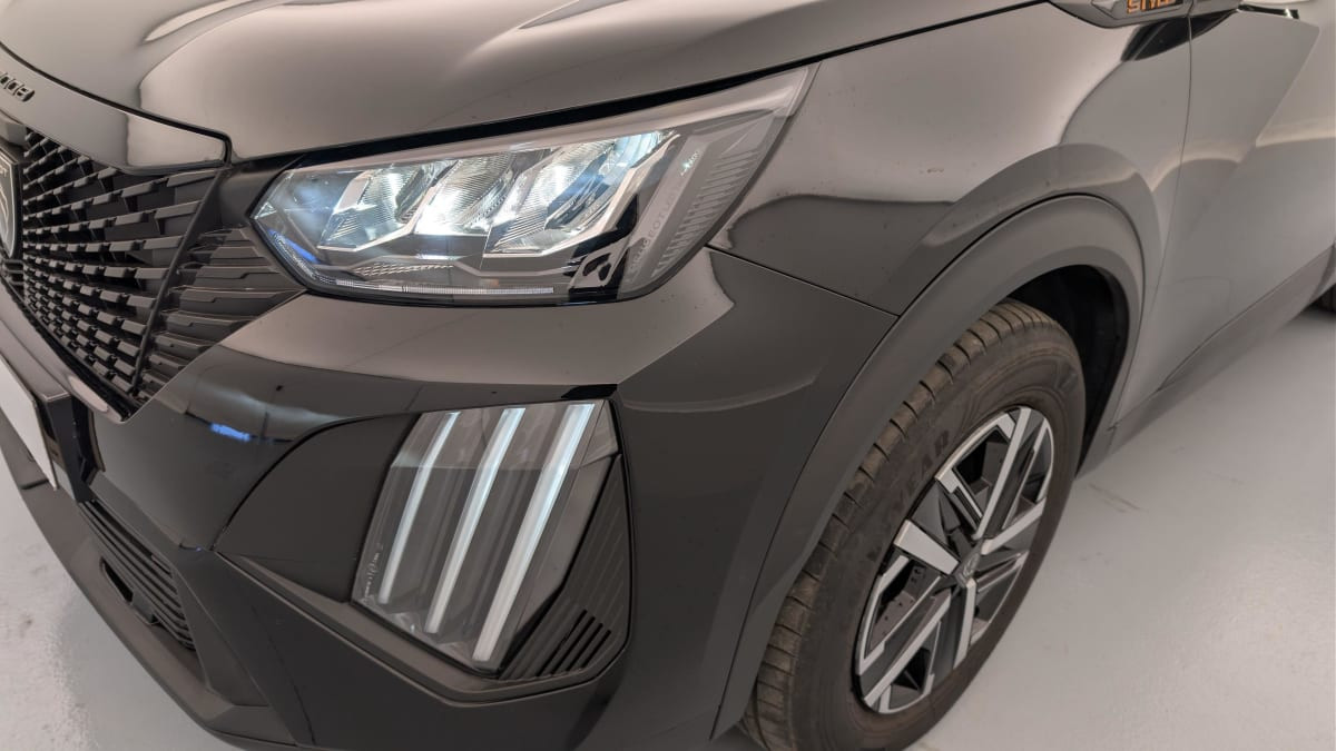 Vente en ligne Peugeot 2008 Hybrid 136 e-DCS6 Style au prix de 21 920 €