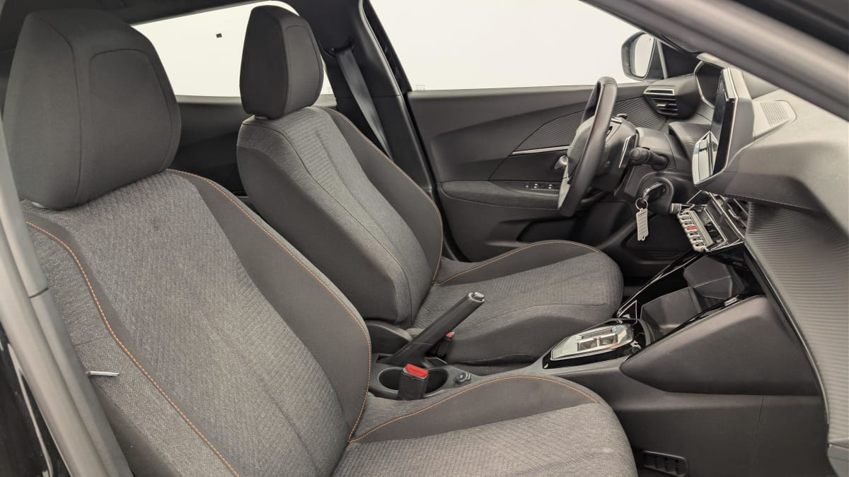 Vente en ligne Peugeot 2008 Hybrid 136 e-DCS6 Style au prix de 21 920 €