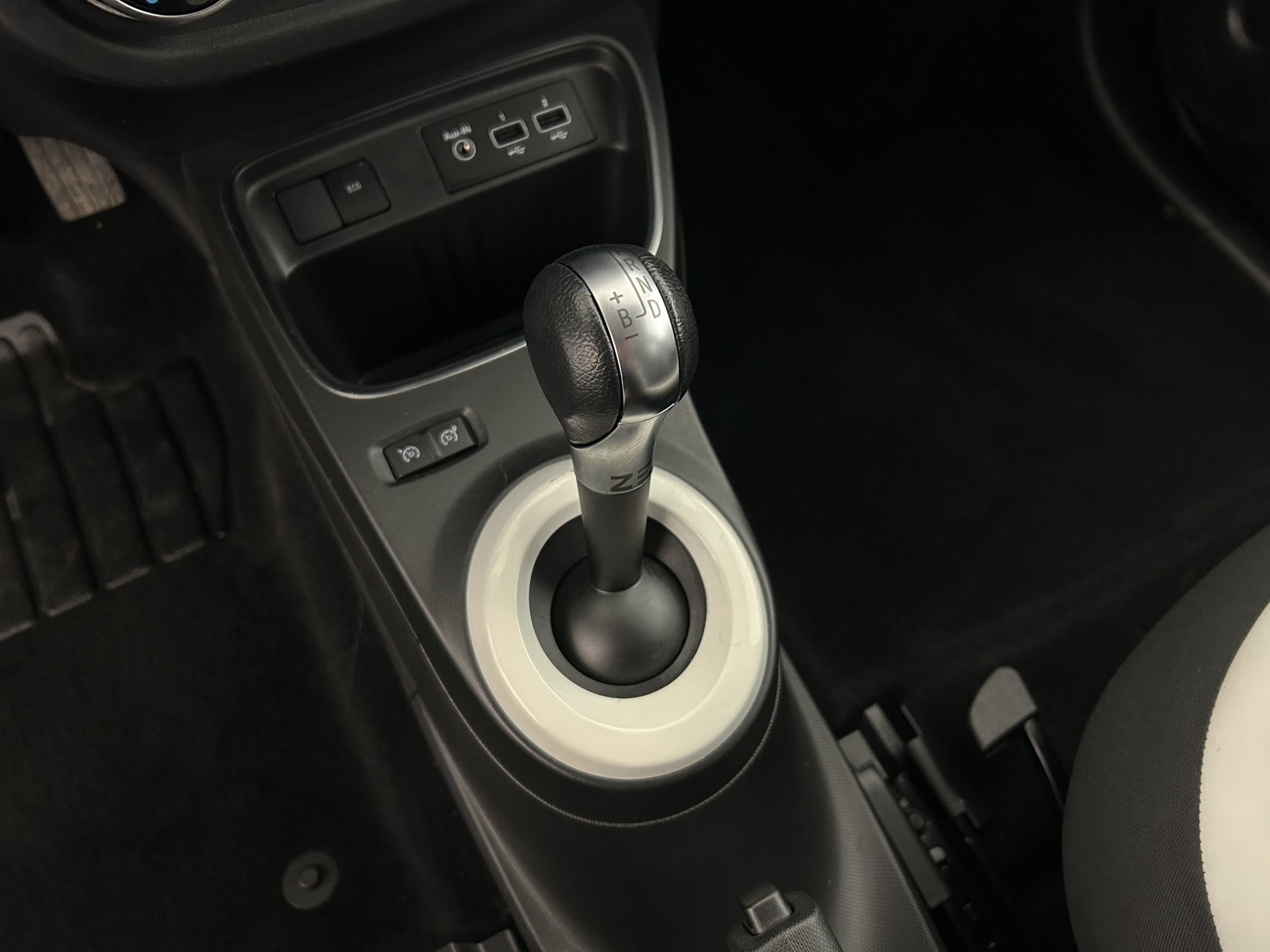 Vente en ligne Renault Twingo 3 E-Tech Electric Intens R80 Achat Intégral au prix de 9 990 €