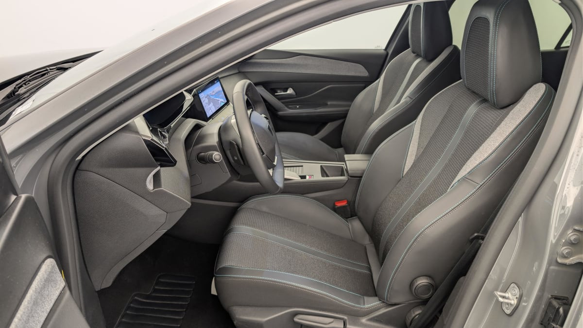 Vente en ligne Peugeot 408 Hybrid 136 e-DCS6 Allure au prix de 25 010 €