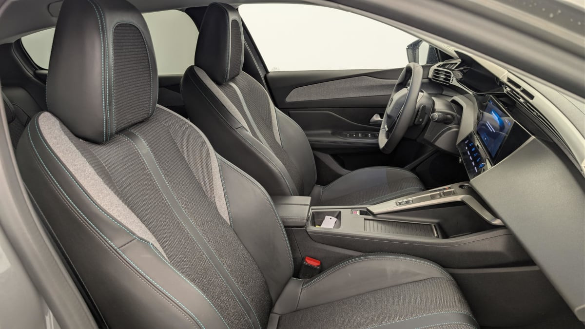 Vente en ligne Peugeot 408 Hybrid 136 e-DCS6 Allure au prix de 25 010 €