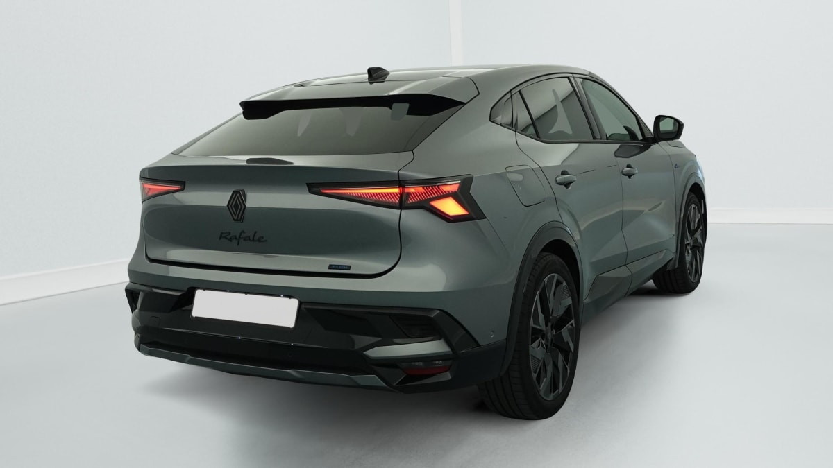 Vente en ligne Renault Rafale hyper hybrid E-Tech 4x4 300 esprit Alpine au prix de 44 990 €