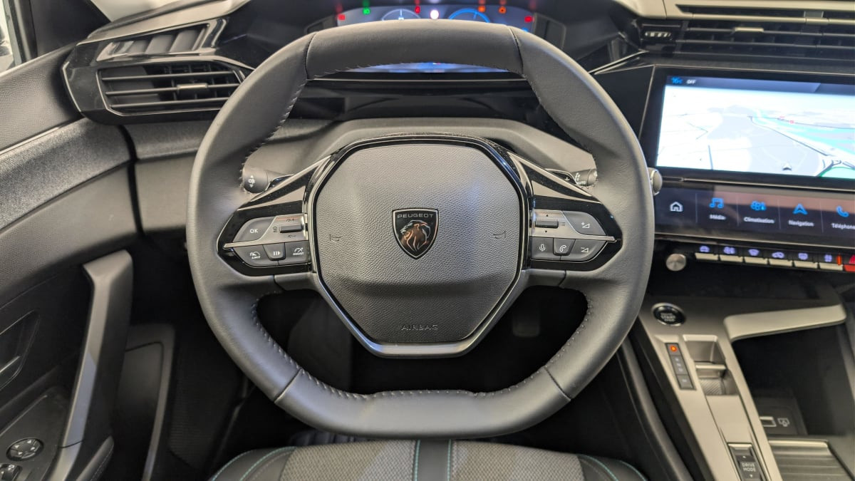 Vente en ligne Peugeot 408 Hybrid 136 e-DCS6 Allure au prix de 25 010 €