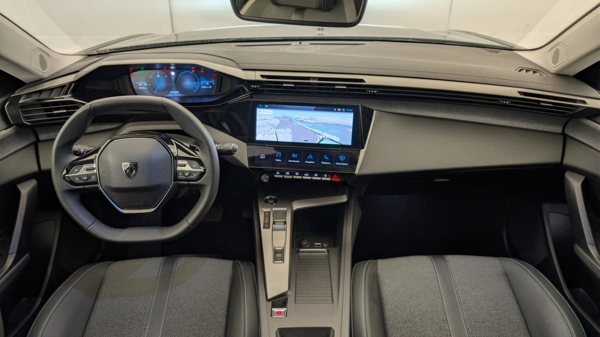 Vente en ligne Peugeot 408 Hybrid 136 e-DCS6 Allure au prix de 25 010 €