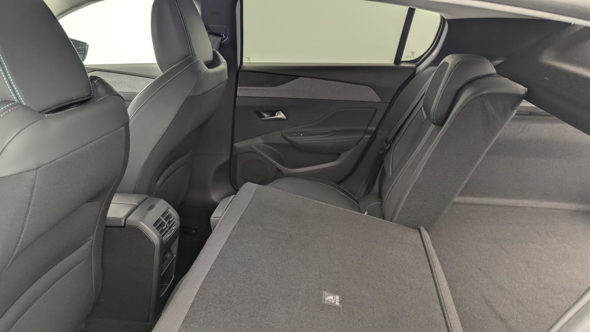 Vente en ligne Peugeot 308 Hybrid 145 e-DCS6 Allure au prix de 24 390 €