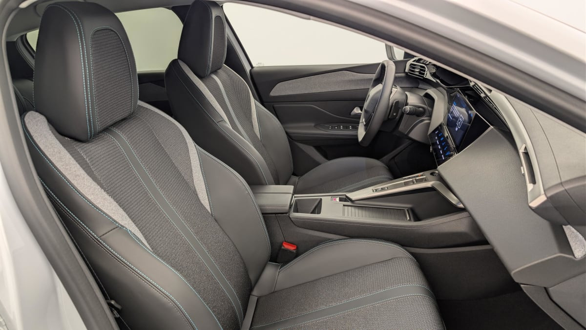 Vente en ligne Peugeot 308 Hybrid 145 e-DCS6 Allure au prix de 24 390 €