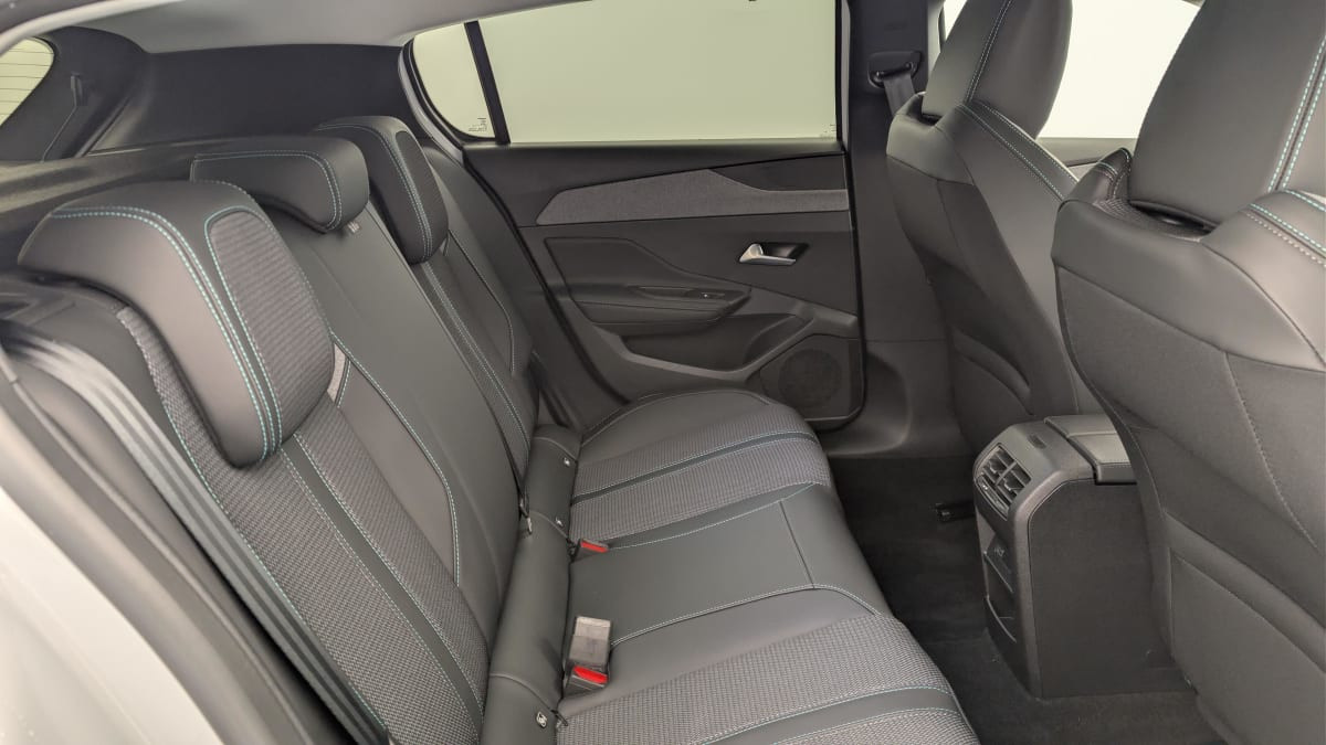 Vente en ligne Peugeot 308 Hybrid 145 e-DCS6 Allure au prix de 24 390 €