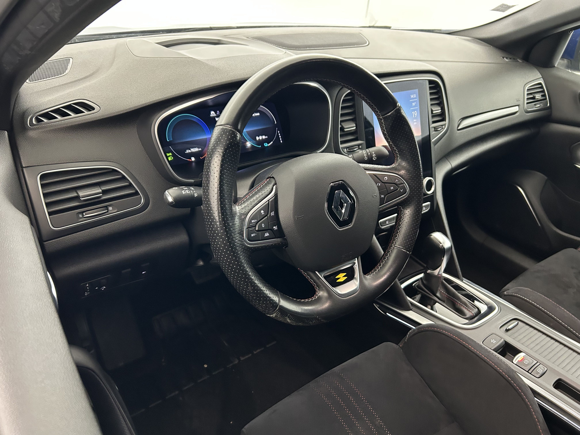 Vente en ligne Renault Megane 1.6 E-Tech Plug-in 160ch RS Line Suréquipée au prix de 18 980 €